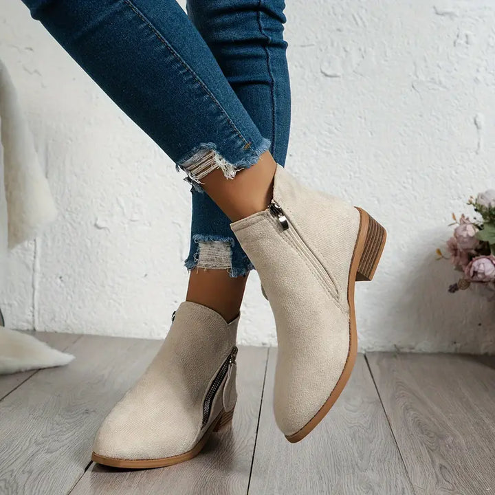 Elegante Suede Ankle Boots