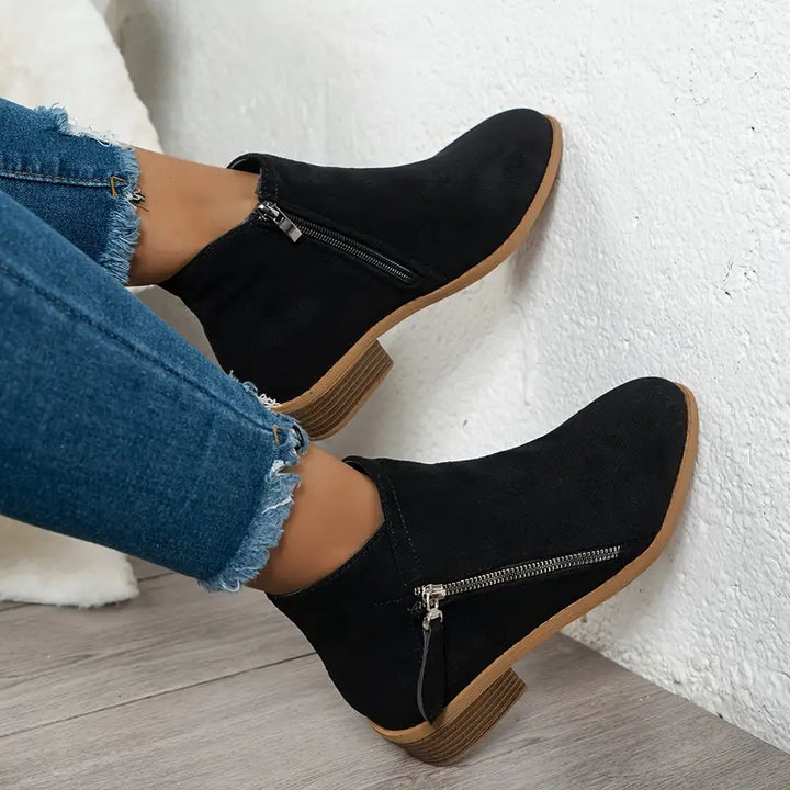 Elegante Suede Ankle Boots